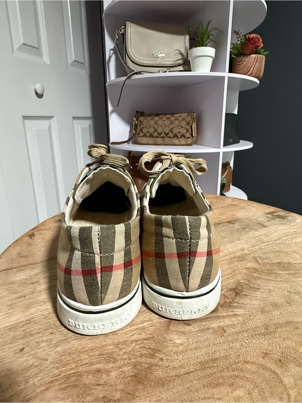Burberry Vintage Check Plaid Low Top Sneakers Size 6 (fits like a woman’s 7.5) - Picture 6 of 15